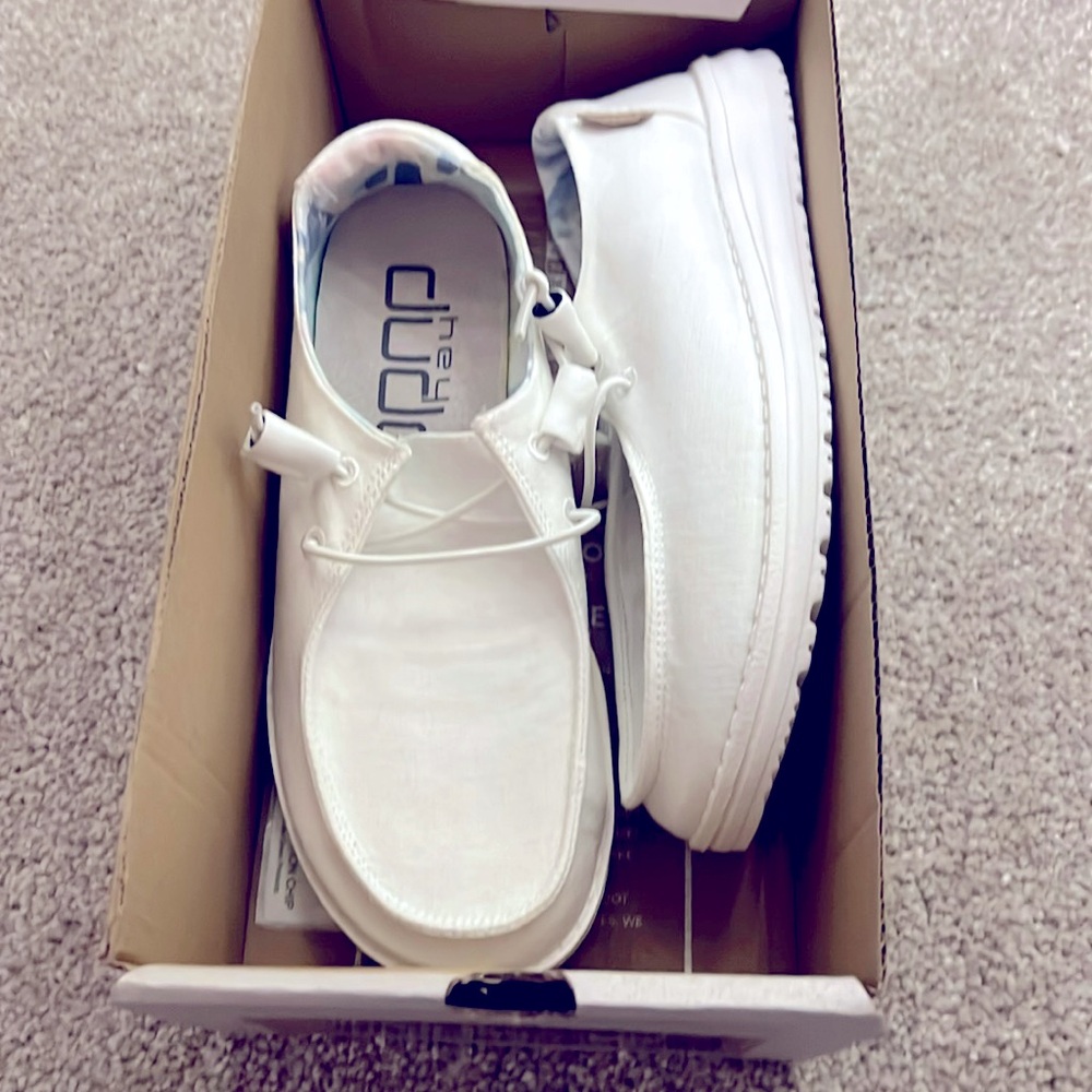 New Size 6 White Wendy Silk Moon Hey Dudes